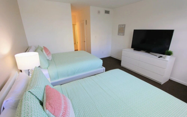 photo 4 of 19370 Collins Ave # 1621
