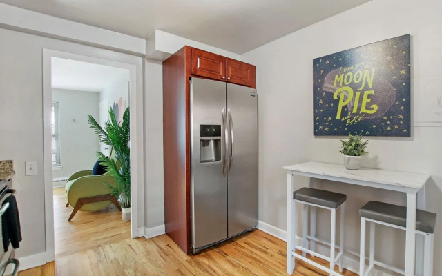 photo 2 of 1BR Roomy Apartment in Bowmanville