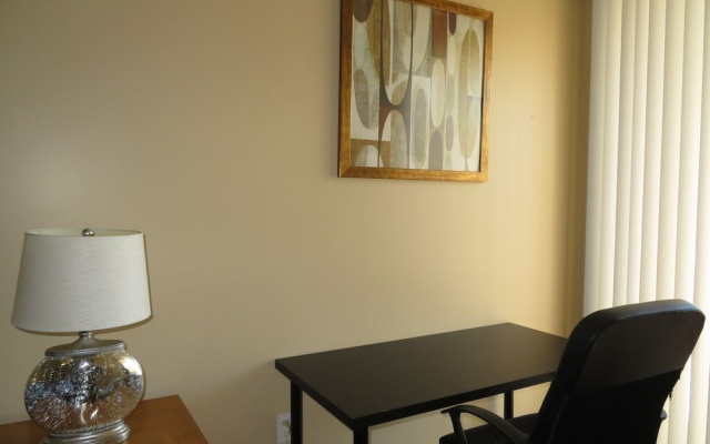 photo 4 of 2 Bed 2 Bath in Studio City