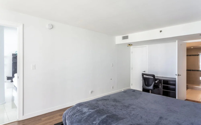 photo 2 of 2 Bedroom Pearl in Downtown Miami