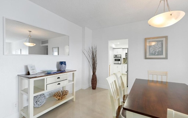 photo 2 of 2 Bedrooms 2 Full Bathrooms Apt. on the Beach
