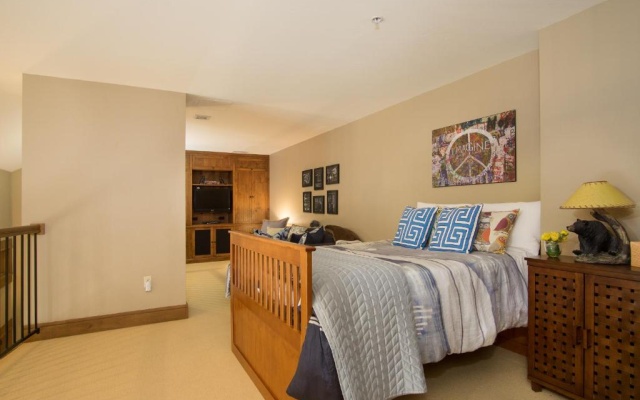 photo 5 of 2 Bedrooms w/ Large Loft + 2.5 Baths - Sleeps 8. Free Grocery Delivery!