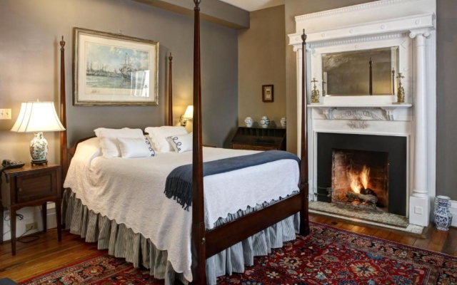 photo 4 of 200 South Street Inn