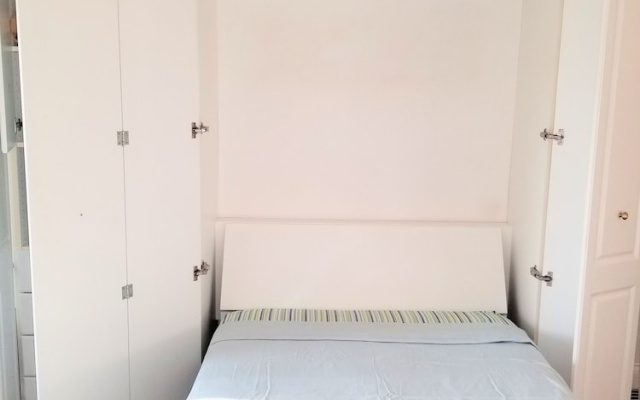 photo 5 of 202 Mariners Cove Studio Bedroom Home