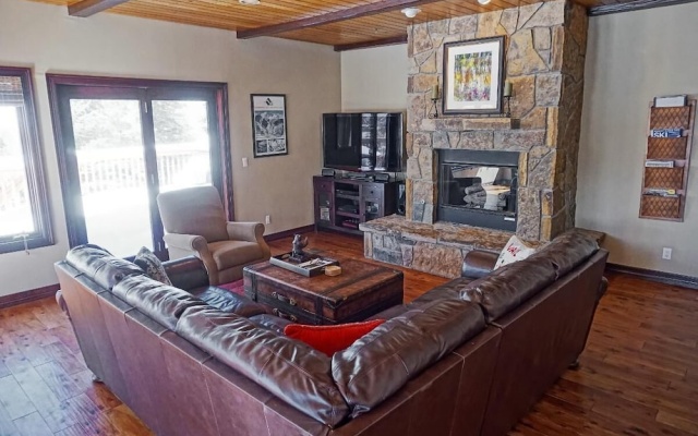photo 4 of 2095 Vermont Rd W Plus - 6 Br Home