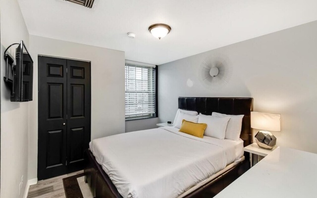 photo 2 of 2135 Walnut Street Enjoy Sunsets at 1BR Home at Rittenhouse Square