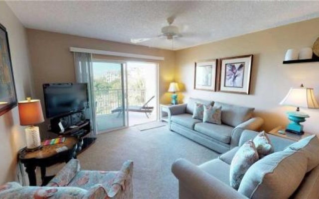 photo 5 of 214 Madeira Norte Condo by RedAwning