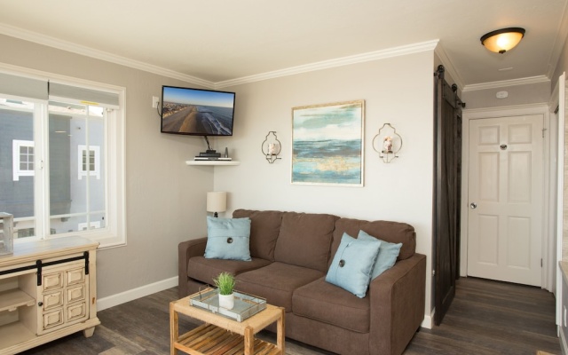 photo 3 of 2314 W Ocean Front AB 68217 by RedAwning