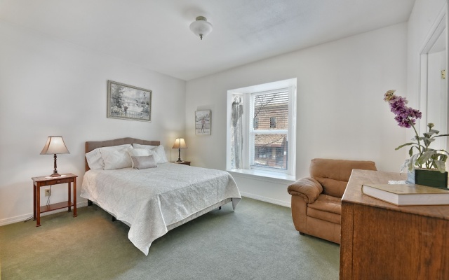 photo 2 of 232 4th Street