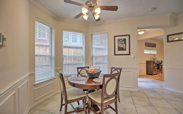 photo 4 of 2,500 Sq Ft Townhome - Walk to Central River Oaks!