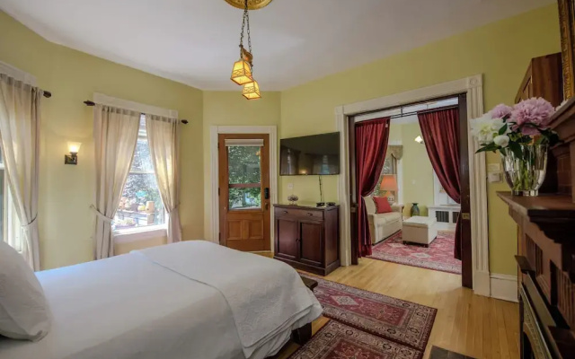 photo 3 of 254 South Union Street Guest House
