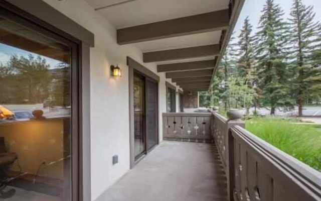 photo 5 of Villa Cortina with Easy Access to Gondola by RedAwning