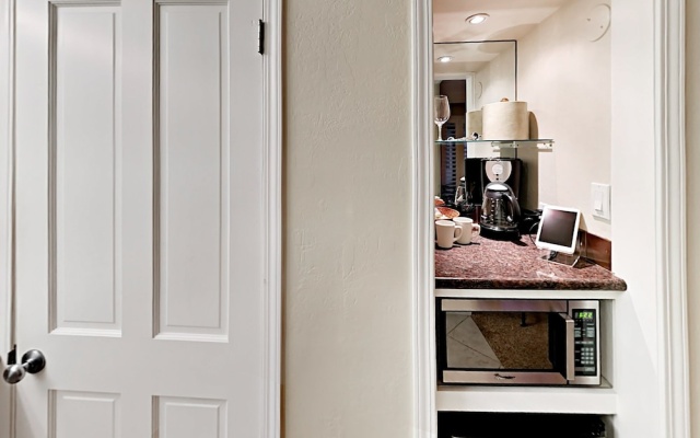 photo 2 of 2-Bedroom Condo Near Trails #SILV266P