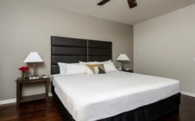 photo 5 of Bold Cozy Suites w/pool, gym, roof #2