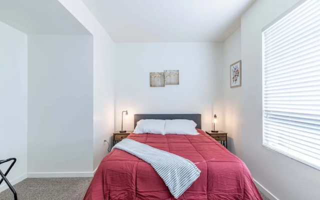 photo 3 of 2br Furnished Apartment On Gordon St Hollywood 2 Bedroom Apts by RedAwning