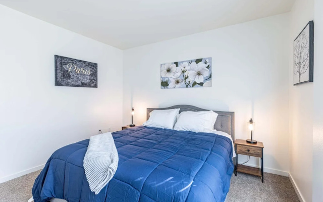 photo 5 of 2br Furnished Apartment On Gordon St Hollywood 2 Bedroom Apts by RedAwning