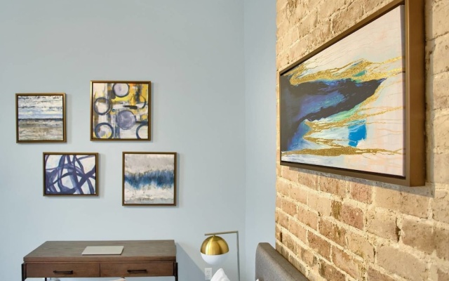 photo 3 of 2br/2ba Shotgun Home in Lower Garden by Domio