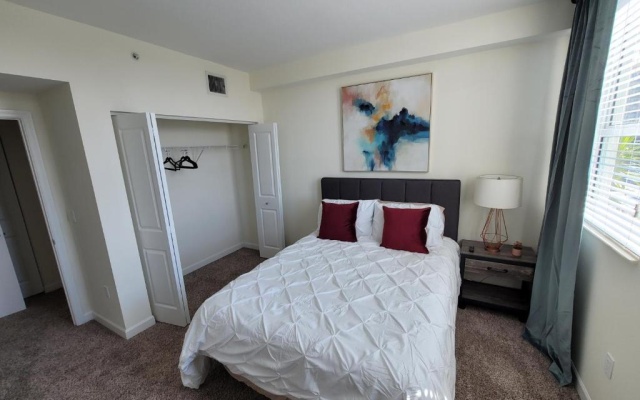 photo 4 of 2br2bd, Downtown, Cal King