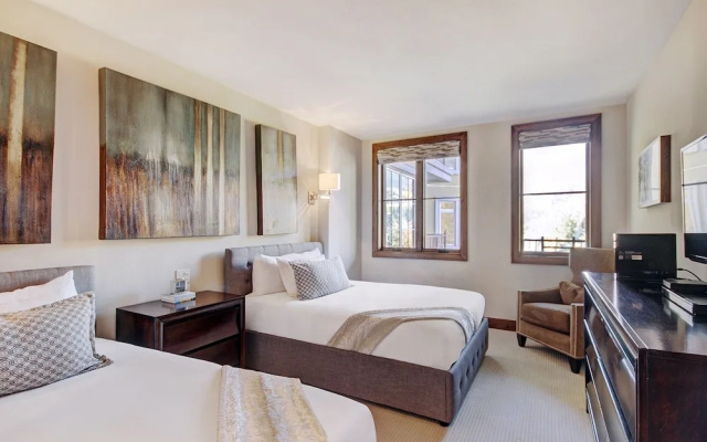 photo 2 of Chic 2 BR+Den Ritz-Carlton Condo with Valley Views by RedAwning - Save 20% on 7+ Nights!