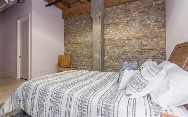 photo 3 of 3 BDR Downtown Luxury Loft-spacious, Safe & Secure
