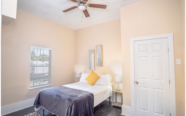 photo 4 of 3 BR 1 BA Remodeled Home Near Downtown