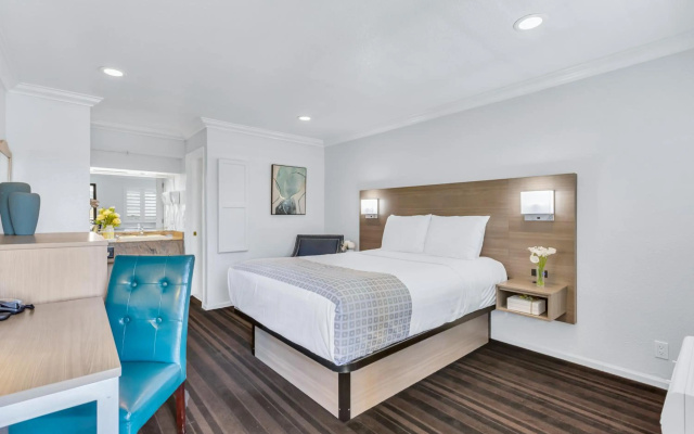 photo 3 of Napa Valley Hotel & Suites