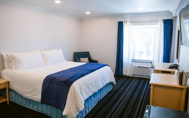 photo 4 of Napa Valley Hotel & Suites