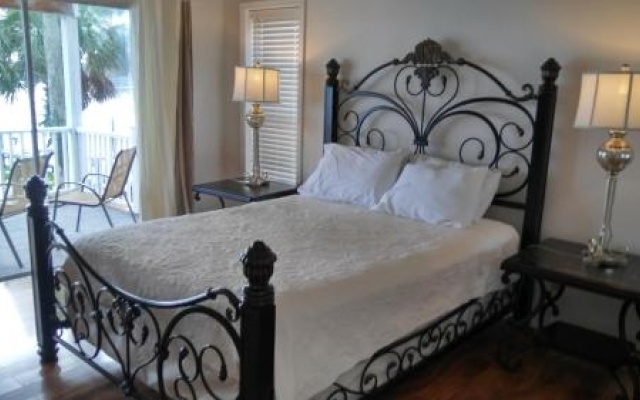 photo 4 of 3000 Sq Ft Beach And Bay Condo