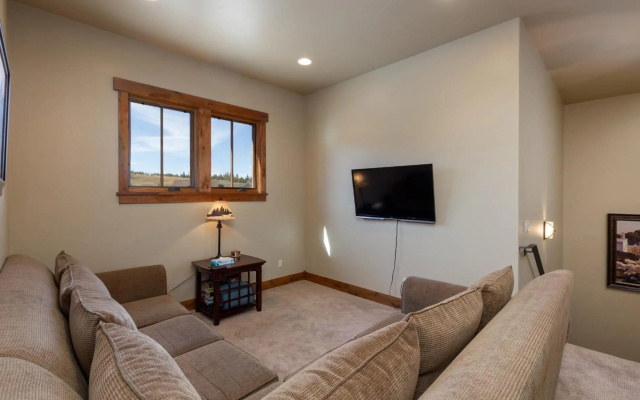 photo 2 of 312 Shores Lane by Summit County Mountain Retreats