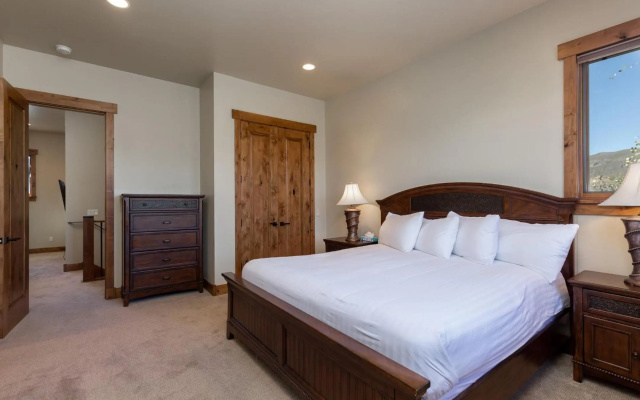 photo 4 of 312 Shores Lane by Summit County Mountain Retreats