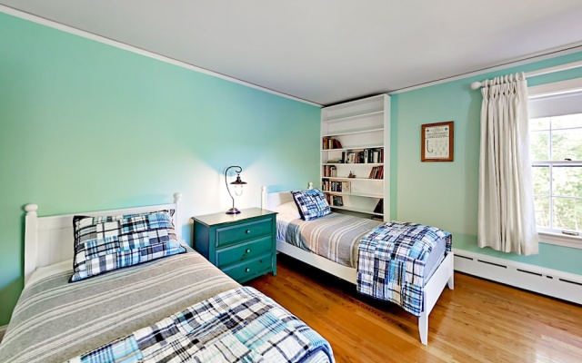 photo 5 of 39 Spruce Street Home 5 Bedrooms 3 Bathrooms Home