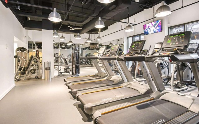 photo 4 of 3b/3b SkyLoft with Navy Pier View Gym & Pool by ENVITAE