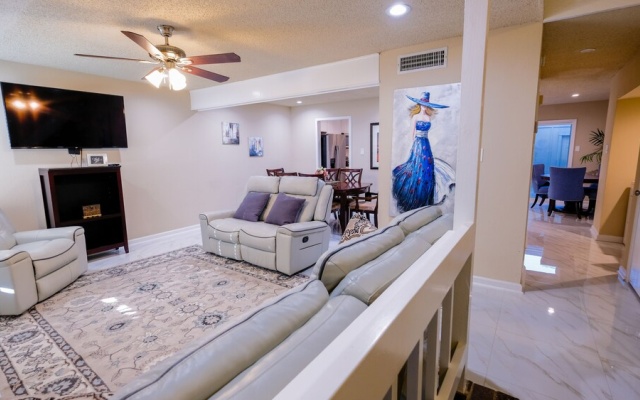 photo 3 of 3Bdrm 2.5Bath 4Beds - Katy - Memorial
