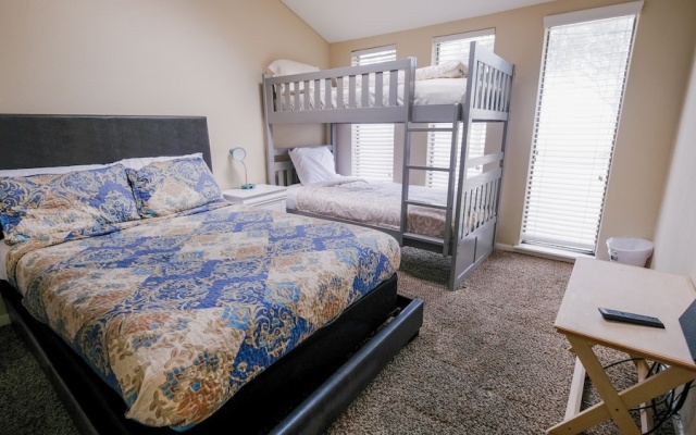 photo 4 of 3Bdrm 2.5Bath 6Beds - Pool House