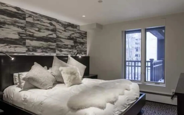 photo 5 of 3-Bedroom 3-Bath condo Located on the creek in the middle of Vail VIll