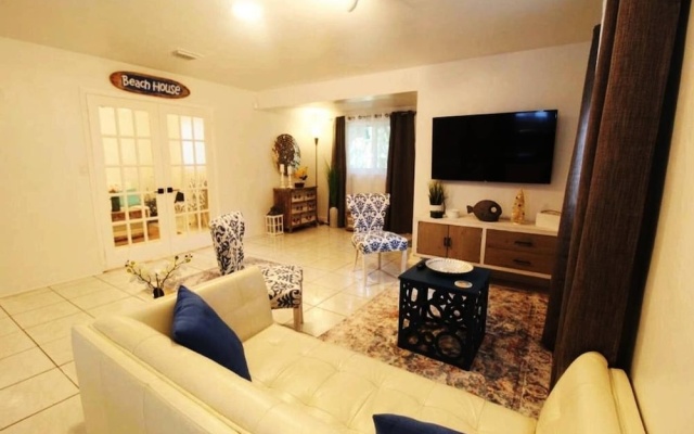 photo 2 of 3BR 2BA Coral Terrace House by ASVR-2530