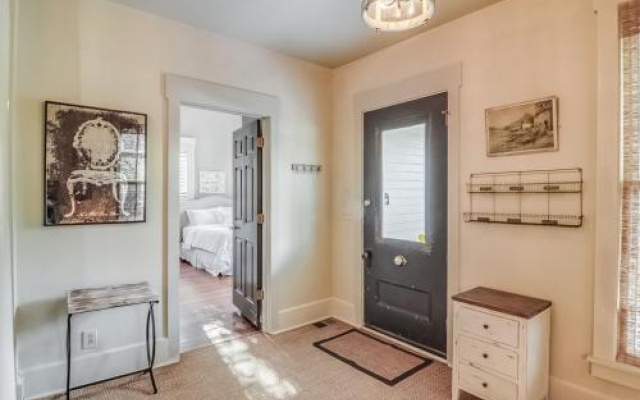 photo 2 of 3Br 2BA Enchanting Nashville Cottage by RedAwning