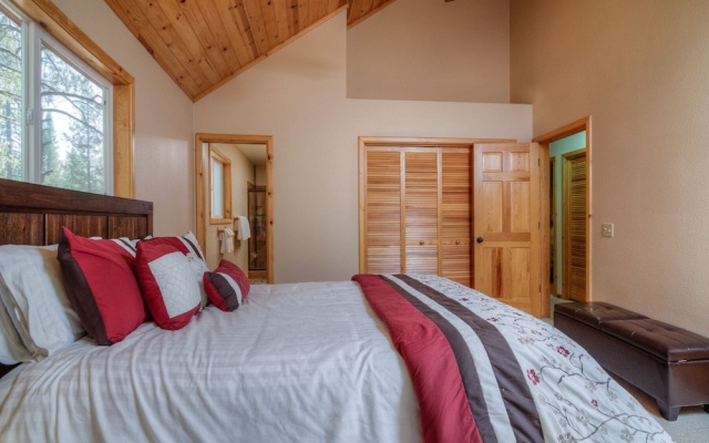 photo 5 of 3BR Pine Forest House in Truckee Tahoe Donner by RedAwning