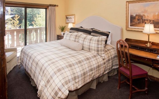 photo 3 of 3BR Residence w/ Cozy Fire Place - Lodge at Vail by RedAwning - Save 20% on 7+ Nights!