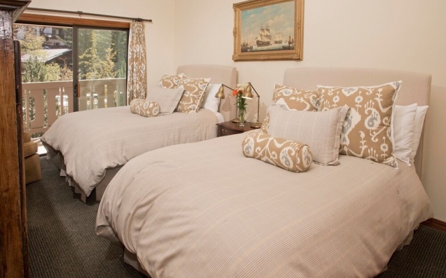 photo 4 of 3BR Residence w/ Cozy Fire Place - Lodge at Vail by RedAwning - Save 20% on 7+ Nights!