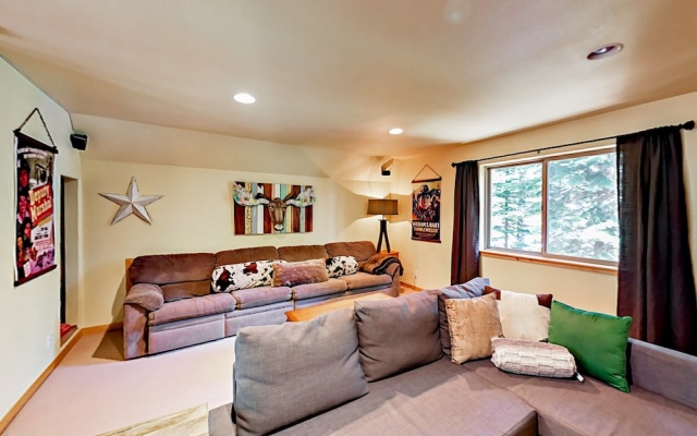 photo 3 of 3br/2.5ba Lake 3 Bedroom Home
