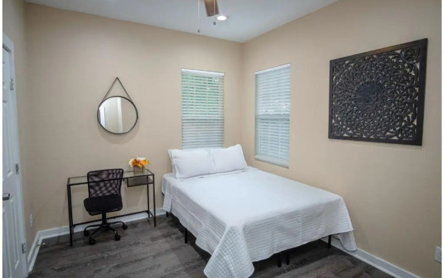 photo 4 of 3BR2BA Remodeled House Near Downtown