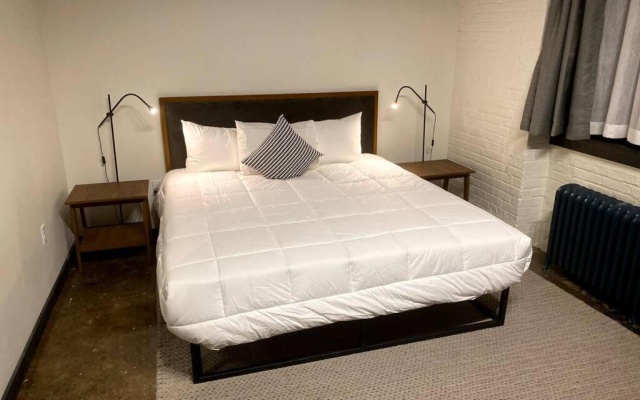 photo 2 of 3E-Spacious close to PITT/CMU/Carlow, Sleeps 4