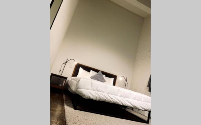 photo 5 of 3E-Spacious close to PITT/CMU/Carlow, Sleeps 4