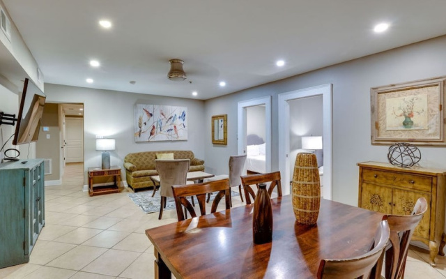 photo 4 of 4 BR Beauty blocks from the River