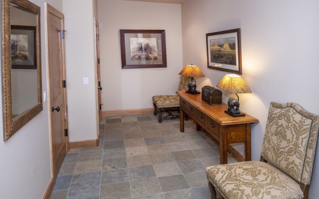photo 3 of 40 Goshawk 5 Bedroom Home by Redawning