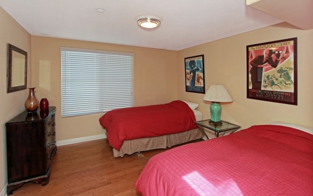 photo 5 of 406 E Ocean Front B 68132 by RedAwning