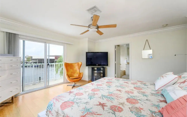 photo 5 of 4331 W Tradewinds Ave Duplex Unit A 3 Bedrooms 2.5 Bathrooms Duplex