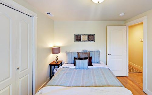 photo 2 of 4415 West Seattle Townhome - 3 Br townhouse by RedAwning