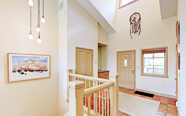 photo 2 of 450 Offerson Road Townhouse by RedAwning
